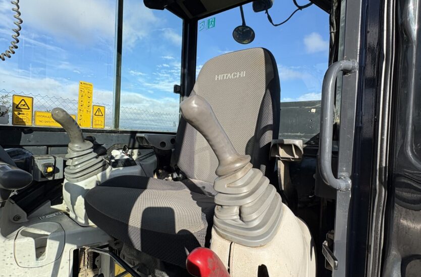 07427b7e-87b0-4740-9b4e-3a48aebdb30b