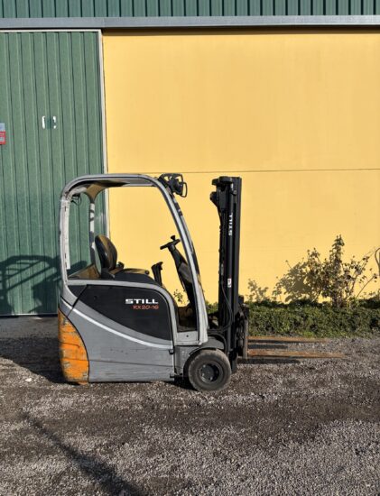 a6113f0d-0c3d-4b8a-bf6b-84b925858411