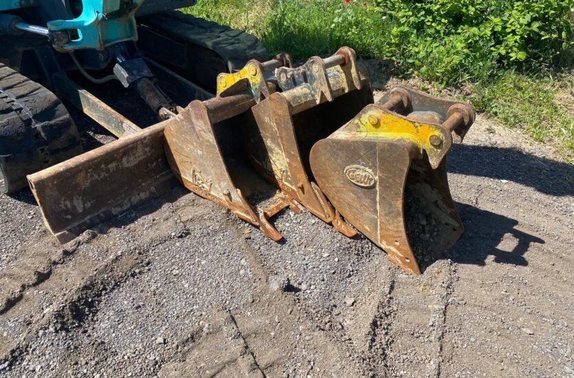 f504e275-13f0-465f-8c95-77615223e590